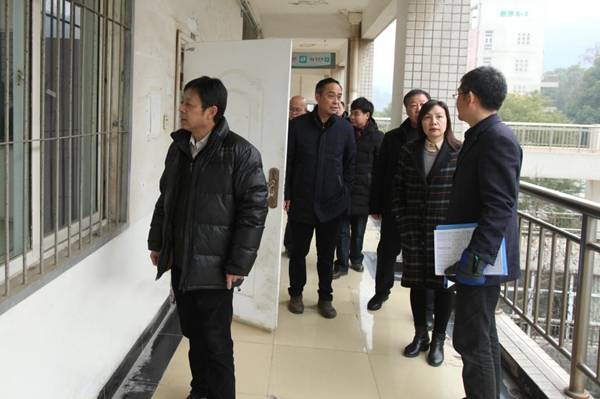 http://www.jcut.edu.cn/__local/8/01/25/9E130941DB1975F502F0BC5A661_795CE1A9_15888.jpg